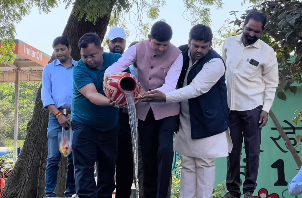 आइए, इस शुभ दिवस पर हम हमारे हमारे प्राचीन जलस्रोतों के संरक्षण के साथ ही जल संरक्षण हेतु सार्थक प्रयास करने का संकल्प लें।
