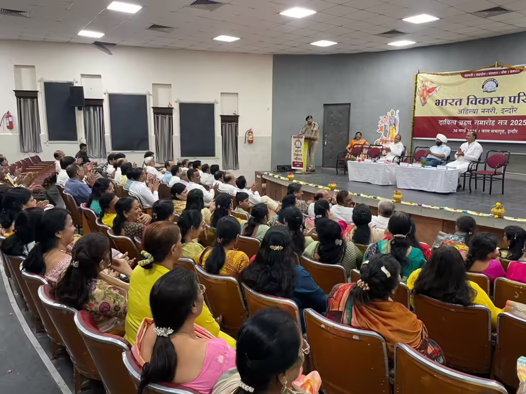 अपनी वर्चुअल लाइफ को चाहते हो सिक्योर रखना……., तो डिजिटल काम में अवेयरनेस के साथ सावधानी को कभी नही इग्नोर करना..।