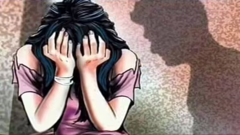 इंदौर में नाबालिग से छेड़छाड़, सगाई तोड़ने के लिए धमकाया:सहेली का भाई कर रहा था परेशान, ससुराल में फोन कर सगाई तुड़वा दी