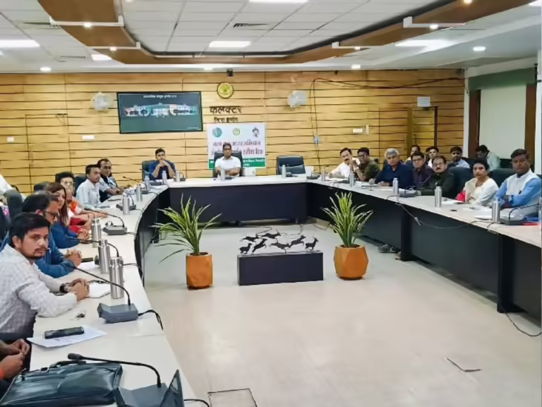 इंदौर जिले में नशा मुक्त भारत अभियान को मिलेगी नई गति।  स्कूल-कॉलेज होंगे केंद्र, 101 स्कूलों को किया गया तंबाकू मुक्त घोषित।