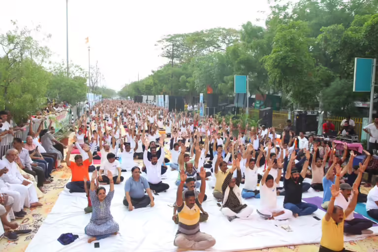“योगमय होगा इंदौर : विश्व योग दिवस पर गोपुर चौराहे पर होगा भव्य आयोजन”