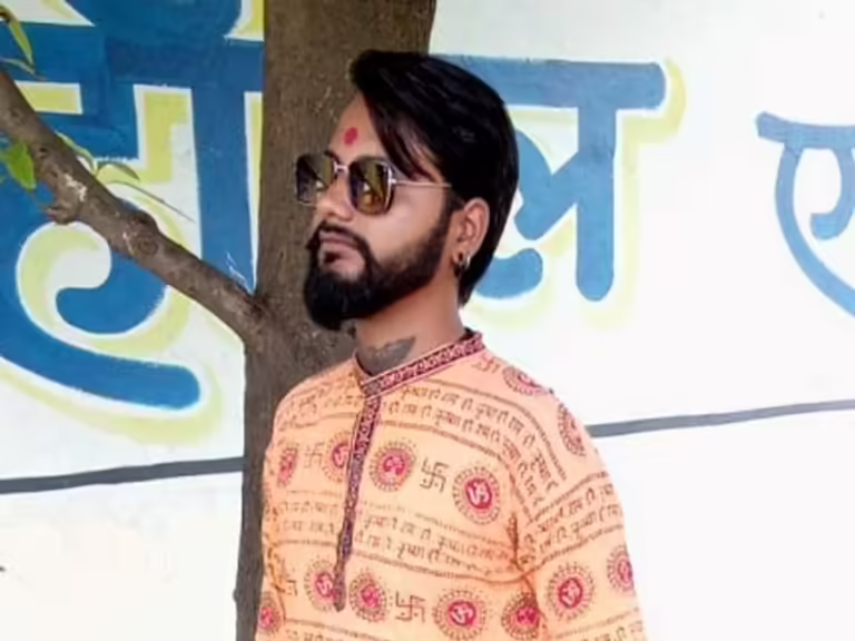 सड़क हादसे में ढाबा संचालक की मौत:महाकाल दर्शन से लौटते वक्त धरावरा धाम के पास कंटेनर ने बाइक को मारी टक्कर