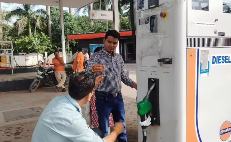 टैंक में भंडारित डीजल में पानी पाये जाने पर पंप किया गया सील