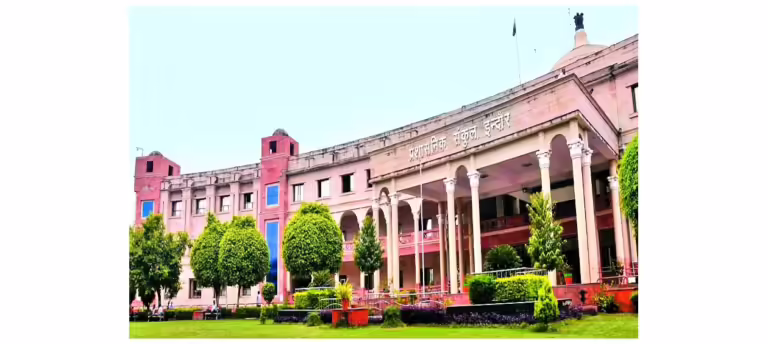 कलेक्टर द्वारा दी गई मोहलत के सिर्फ तीन दिन ही बचे, एसडीएम, तहसीलदार, पटवारी सभी नामांतरण, सीमांकन में भिड़े