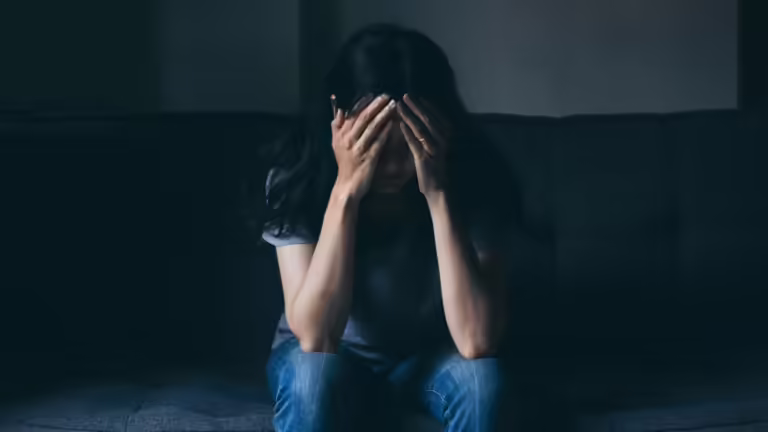 शराब पीकर पत्‍नी को पीटता था, वीडियो बनाकर गर्लफ्रेंड को भेजता था, आखिर हुआ नुकसान