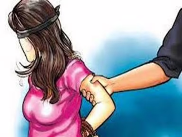 स्कूल के दोस्त पर महिला ने कराई एफआईआर:2 साल से भेज रहा था मैसेज, ‘पति को छोड़ दो, वरना जान ले लूंगा