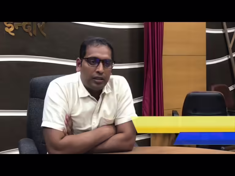कलेक्टर श्री आशीष सिंह ने संदिग्ध रजिस्ट्रीयों के संबंध में एफआईआर कराने के दिये आदेश।