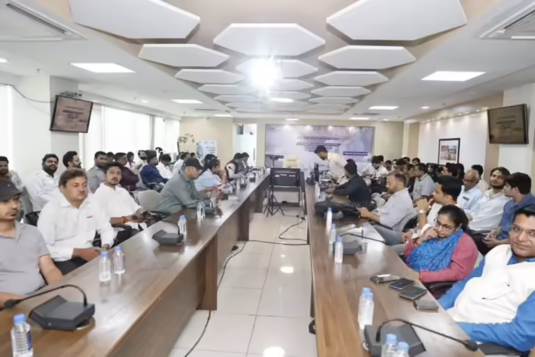 इंदौर जिले में “मिशन एक्सपोर्ट फ्रॉम एमपी के अंतर्गत ‘कॉफी विद एक्सपोर्टर्स” कार्यक्रम का हुआ सफल आयोजन।