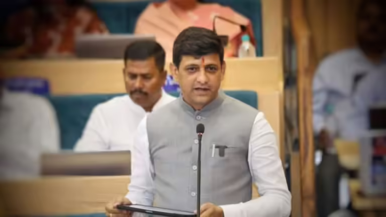 इंदौर की छवि से खिलवाड़ नहीं चलेगा!”   महापौर पुष्यमित्र भार्गव ने दी फेक न्यूज फैलाने वालों को कड़ी चेतावनी – होगी FIR