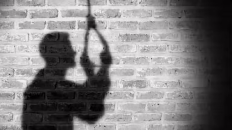 ब्लैकमेलिंग से परेशान होकर रिपोर्टर ने की आत्महत्या, जानें पूरा मामला