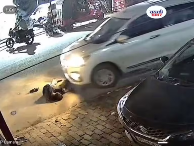 शराब के नशे में शख्स सड़क पर गिरा,कार ने कुचला:इंदौर में इलाज के दौरान मौत; पुलिस सीसीटीवी फुटेज से कर रही तलाश