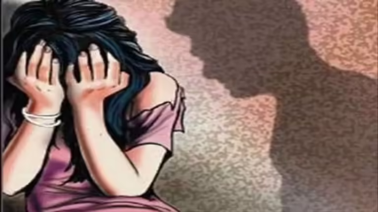 पहले युवती से किया दुष्कर्म फिर ईसाई धर्म अपनाने का दबाव, मामला दर्ज