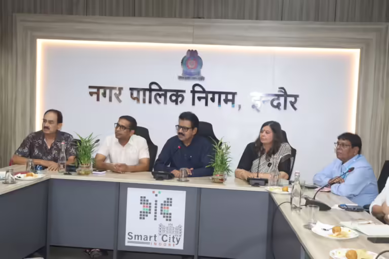 इंदौर में स्कूली बच्चों के लिए विशेष स्वास्थ्य अभियान