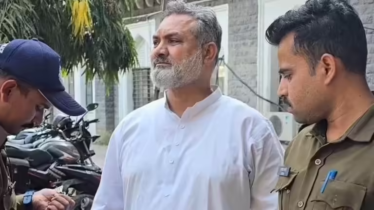 Love Jihad’ फंडिंग मामले में ‘कश्मीर’ कनेक्शन आया सामने… आरोपी पार्षद अनवर कादरी ने बनवाया था फर्जी शस्त्र लाइसेंस