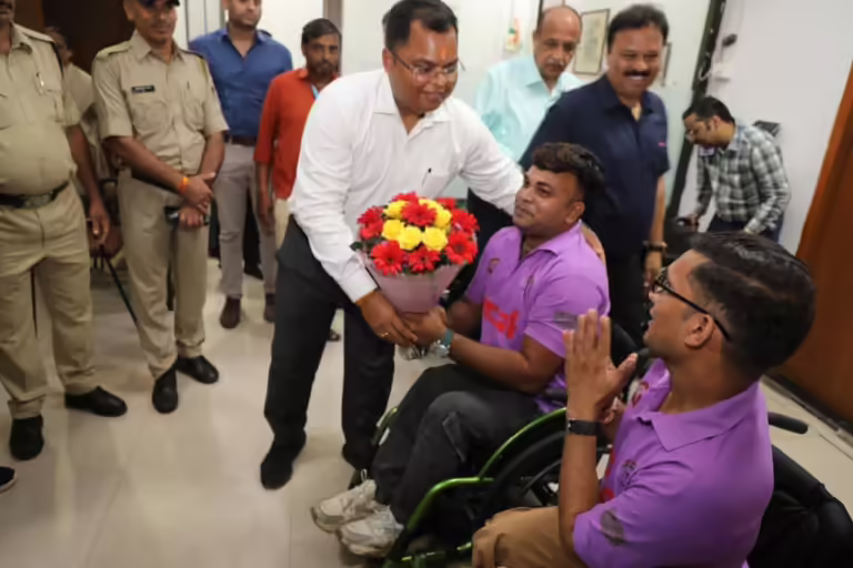 कलेक्टर श्री शिवम वर्मा की पहल पर दिव्यांग खिलाड़ियों को मिली विशेष मदद