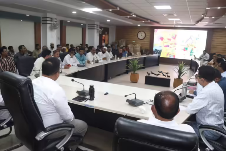 चन्दन नगर चौराहे से नगीन नगर होते हुए नन्दन नगर तक के प्रस्तावित रोड़ ‍निर्माण के आपत्तिकर्ताओं की समक्ष में की गई सुनवाई