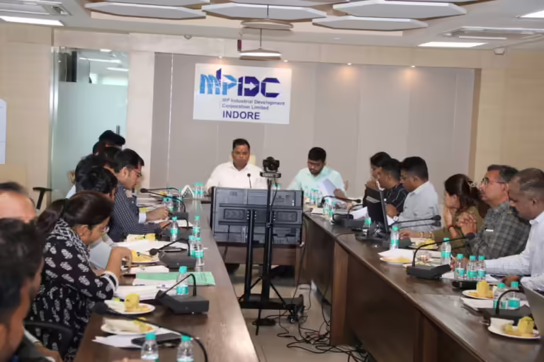 इंदौर-पीथमपुर इकोनामिक कॉरिडोर में आने वाली भूमि का सीमांकन प्राथमिकता से किया जाए सुनिश्चित