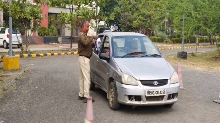 इंदौर आरटीओ में Lalluram.com का स्टिंग: भ्रष्टाचार की जड़ें कितनी गहरी, सच देखकर आपकी रूह कांप जाएगी, किस तरह ARTO और बाबू करोड़पति बने