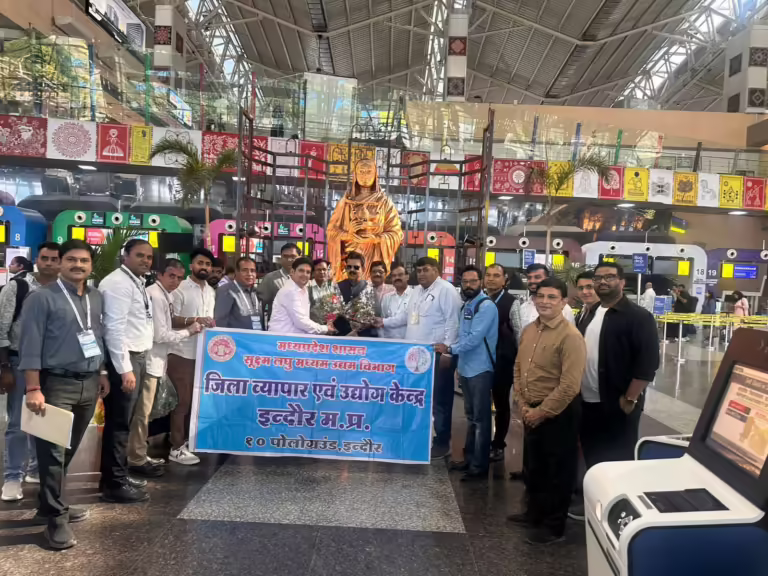 मध्यप्रदेश फार्मा उद्योगपतियों का 18 सदस्यीय दल इंदौर से हैदराबाद के लिए रवाना