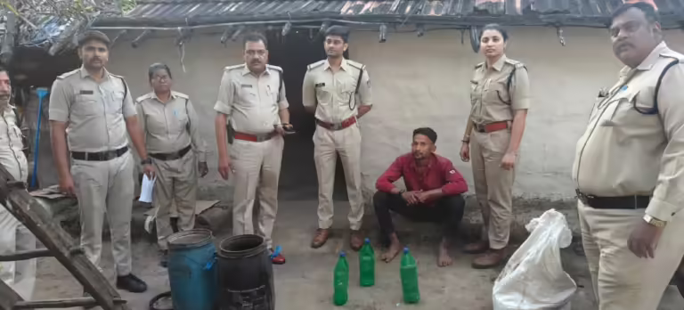 वृत महू आबकारी इन्दौर की अवैध मदिरा के विरूद्ध कार्यवाही