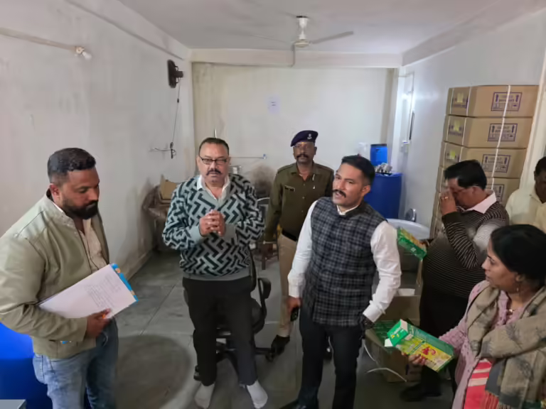 जिला प्रशासन की बड़ी कार्रवाई