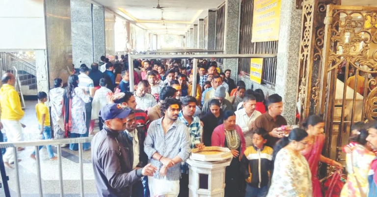 विंटर वेकेशन के पहले ही दिन ही महाकाल में उमड़े श्रद्धालु