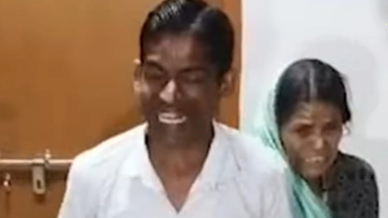 इंदौर में वोटर लिस्ट से नाम हटाने पर जनसुनवाई में युवक का हंगामा, कागज फाड़ने की कोशिश