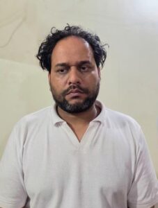 इंदौर में निजी कंपनी मैनेजर पर छेड़छाड़ का आरोप:युवती के कमरे पर पहुंचकर हरकत, नौकरी से निकालने की धमकी दी