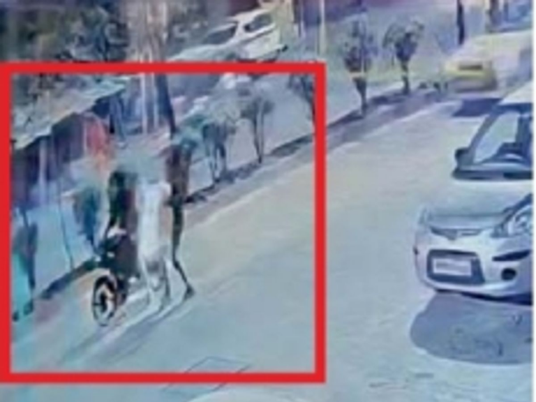 अब बीच शहर में ट्रक कटिंग:कंजर गिरोह ने तिरपाल काट 18 लाख के मोबाइल चुराए