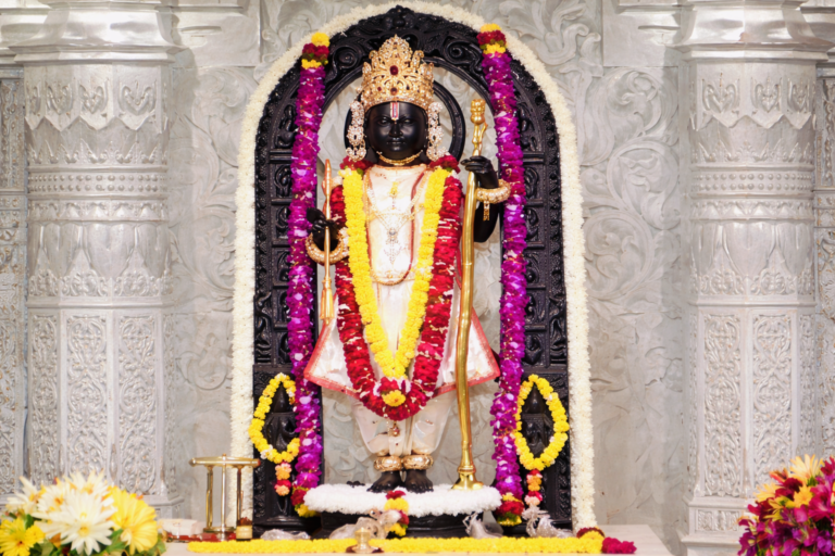 देशभर में रामनवमी की धूम, योगी आदित्यनाथ समेत कई नेताओं ने दीं शुभकामनाएं