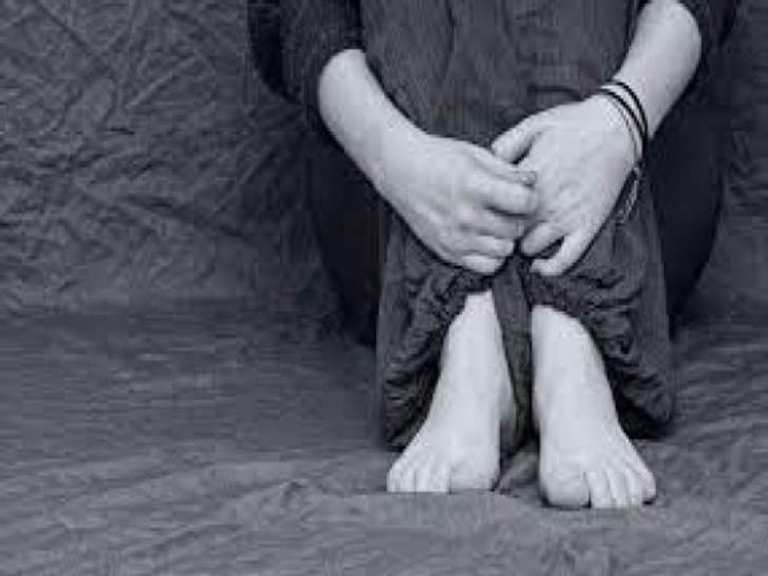 शादी का झांसा देकर 3 साल तक करता रहा दुष्कर्म:टेलीकॉलर की नौकरी के दौरान हुई पहचान, फ्लैट पर बुलाकर बनाए संबंध