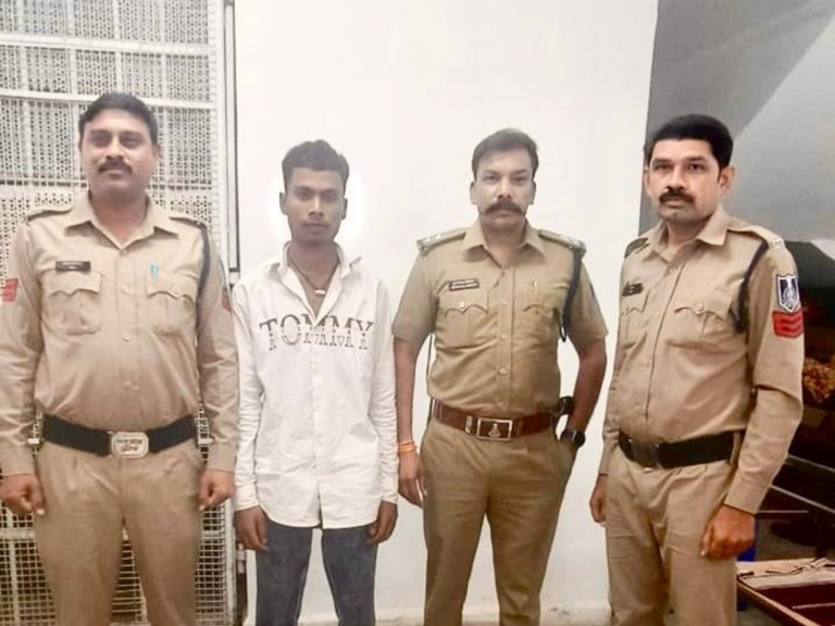 दसवीं की छात्रा से रेप का आरोपी गिरफ्तार:पीथमपुर में लड़की ने परीक्षा केंद्र पर बच्चे को जन्म दिया था