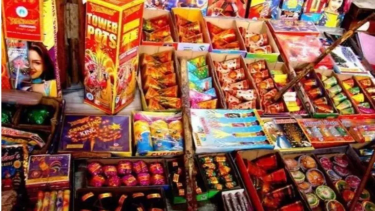 अवैध पटाखा भंडारण मामले में प्रशासन सख्तजिला दण्डाधिकारी का आदेश, आरोपियों के विरुद्ध सख्त कार्रवाई
