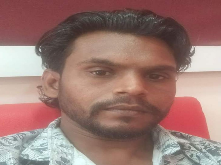इंदौर में युवक ने फांसी लगाई, मौत:पत्नी के संबंधों को लेकर हो रहा था विवाद, मोबाइल से डिलीट हुए मैसेज