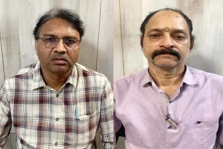 इंदौर में PWD के दो अधिकारी 90 हजार रूपये रिश्वत लेते हुए पकड़ाए, 17 लाख के बिल भुगतान के एवज में मांगा था पैसा