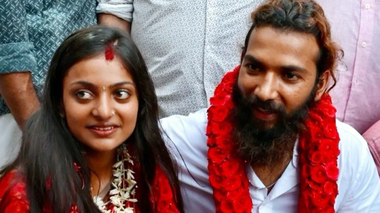 नाबालिग निकली मोनालिसा… जेल जाएगा फरमान खान!