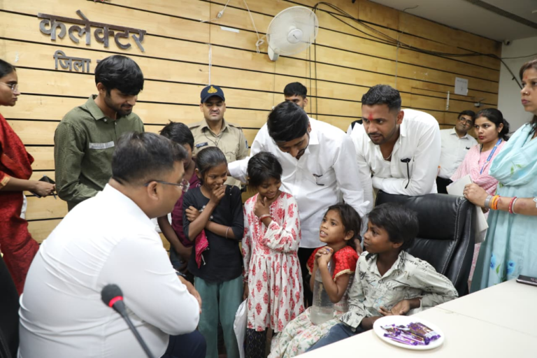 जनसुनवाई बनी जरूरतमंदों के लिए सहारा, इलाज से लेकर बच्चों के भविष्य तक प्रशासन ने बढ़ाया मदद का हाथ