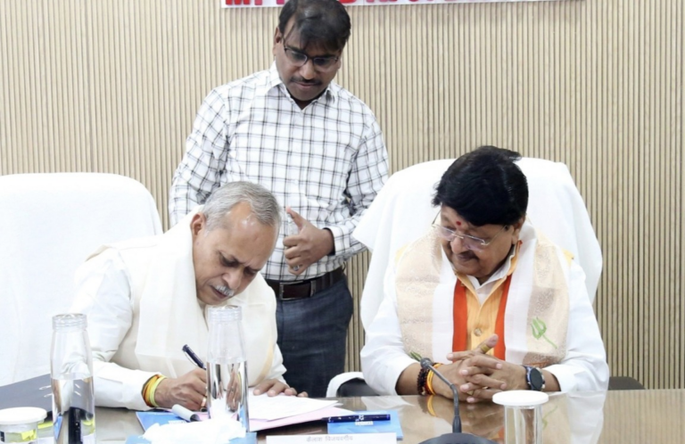नवनियुक्त अध्यक्ष श्री जैन ने संभाला मध्यप्रदेश गृह निर्माण एवं अधोसंरचना विकास मंडल का कार्यभार
