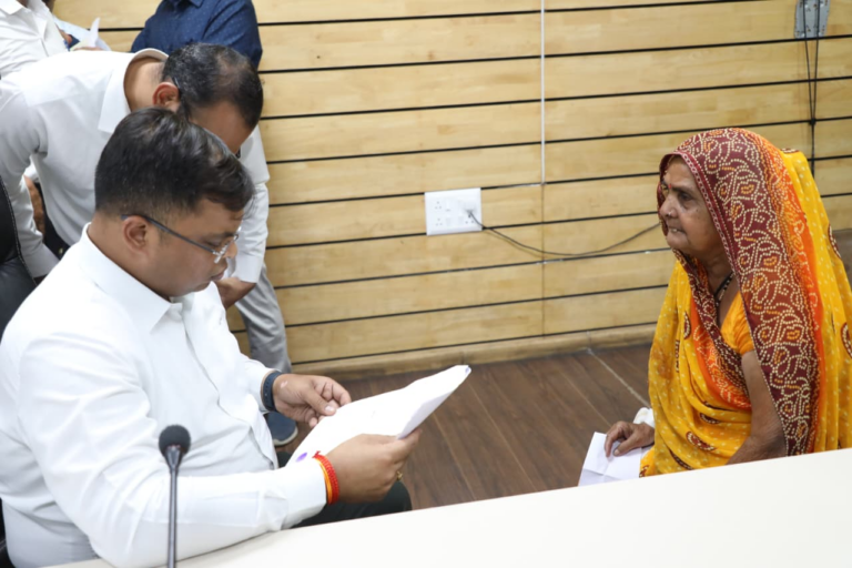 जनसुनवाई बनी जरूरतमंदों का सशक्त माध्यम, एक ही छत के नीचे मिल रहा सहारा