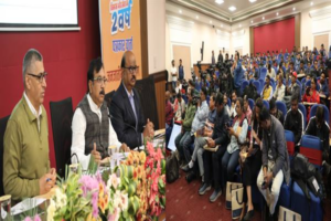 जनजातीय विद्यार्थियों को बेहतर शिक्षा और आवासीय सुविधाएं उपलब्ध करा रही प्रदेश सरकार : मंत्री डॉ. शाह