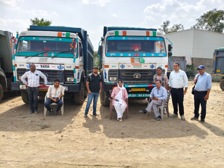 कलेक्टर श्री शिवम वर्मा के निर्देश पर रेत मंडी में औचक निरीक्षण, 3 डंपर जब्त