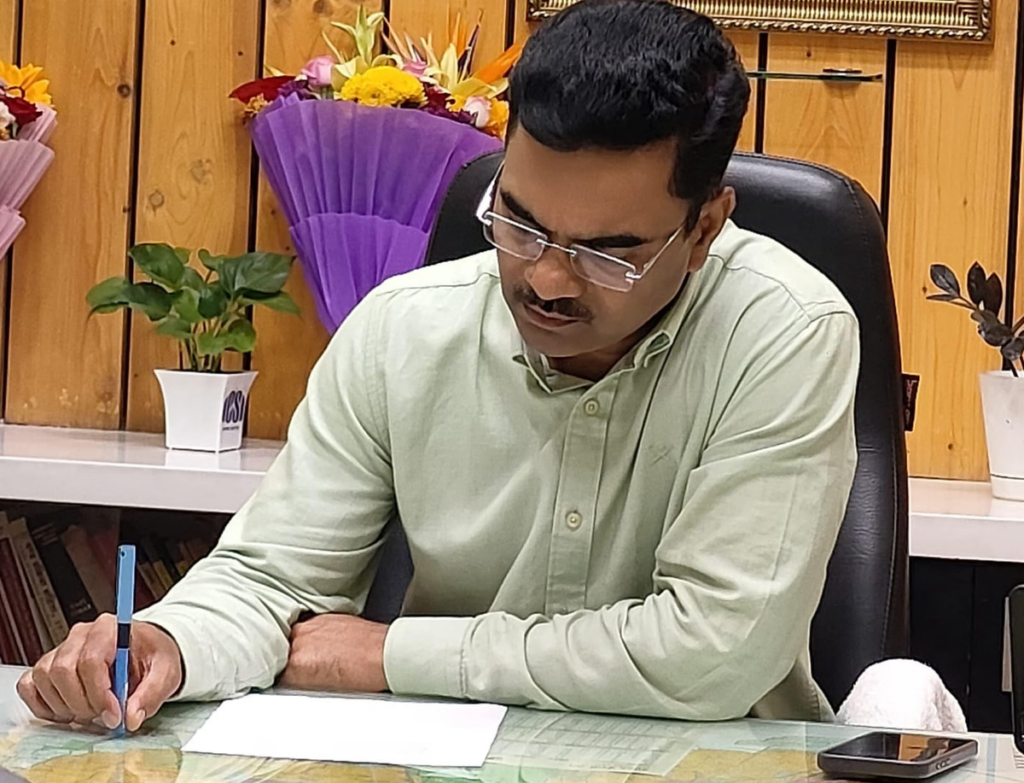 डिफेंस मन्युफेक्चरिंग में आत्मनिर्भरता नारा नहीं बल्कि एक मिशन है- संभागायुक्त