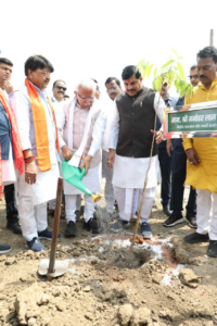 मुख्यमंत्री डॉ. यादव और केंद्रीय मंत्री श्री मनोहर लाल ने सिंहस्थ 2028 दृष्टिगत किए जा रहे नवीन घाट निर्माण कार्य का किया अवलोकन
