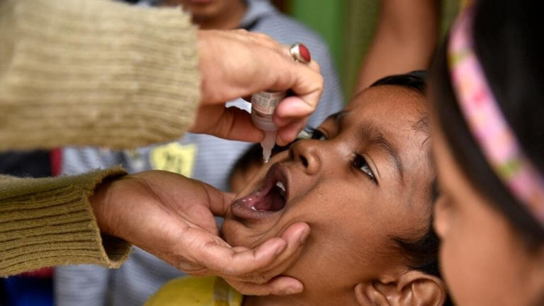 इंदौर में आज रविवार को पल्स पोलियो अभियान