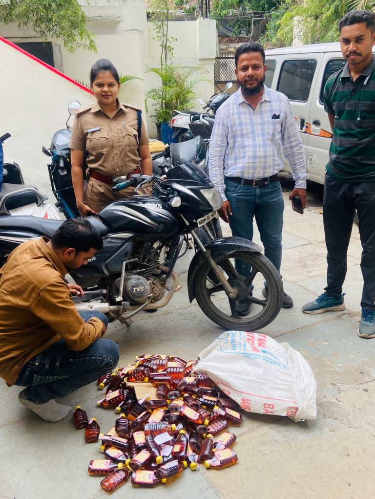 इंदौर में आबकारी विभाग की बड़ी कार्रवाई: दो अलग-अलग मामलों में अवैध शराब सहित दो मोटरसाइकिलें जब्त, दो आरोपी गिरफ्तार