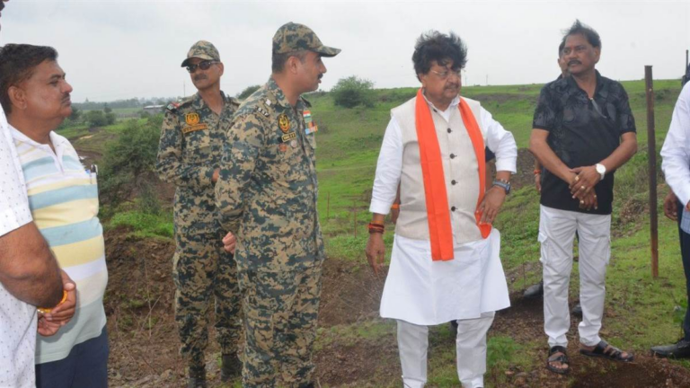 एक पेड़ मां के नाम: इंदौर में पितृ पर्वत मार्ग पर बुढानिया की 48 एकड़ पहाड़ी पर होगा 1 लाख पौधों का रोपण