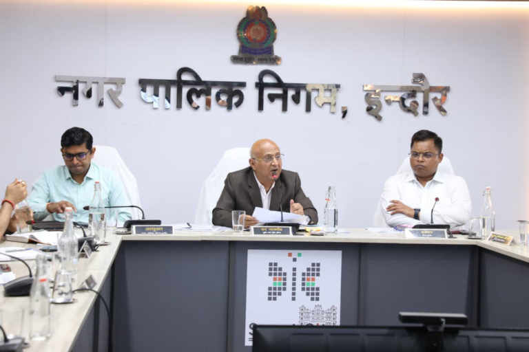 सड़क सुरक्षा को लेकर सख्ती बढ़ेगी, हेलमेट और सीट बेल्ट पर रहेगा विशेष फोकस, जनजागरण के साथ कार्रवाई भी होगी तेज