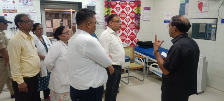 संभागायुक्त श्री लक्षकार और कलेक्टर श्री वर्मा ने संयुक्त रूप से किया एमवाय अस्पतताल का निरीक्षण
