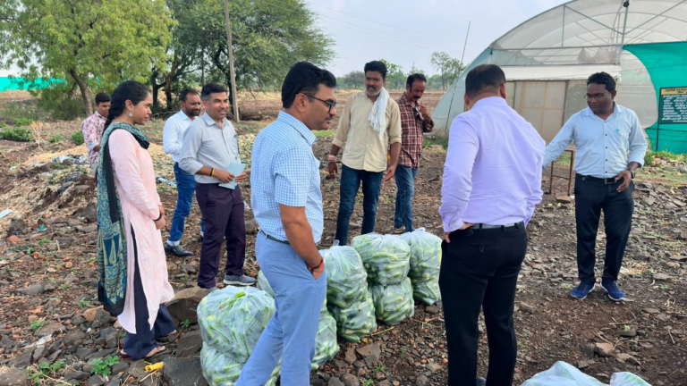 संभागायुक्त डॉ. सुदाम खाड़े ने झाबुआ जिले का किया दौरा, कृषि, स्वास्थ्य एवं शिक्षा व्यवस्थाओं का लिया व्यापक जायजा