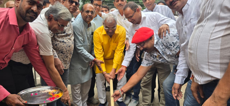 निगम परिषद के चार साल पूरे होने पर जश्न के साथ सौग़ात